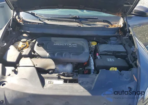 2015 Jeep Cherokee Latitude z USA, uszkodzony, nr VIN 1C4PJMCB3FW697217